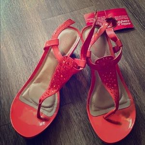 Size 9 summer sandal!! Comfortable and chic